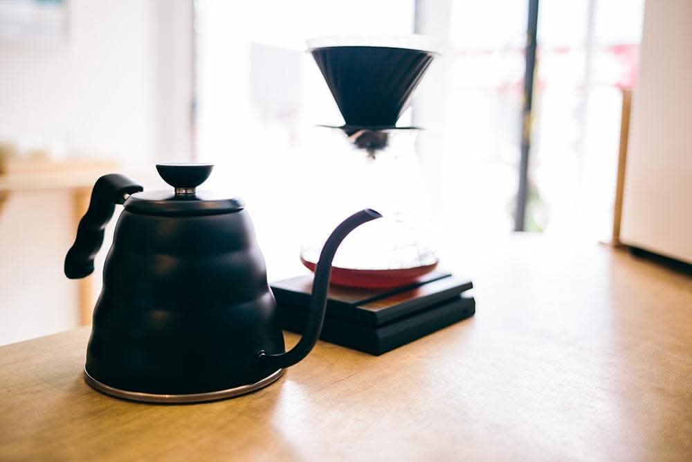 Hario V60 Buono Drip Kettle - Matte Black (1.2L) - Balance Coffee