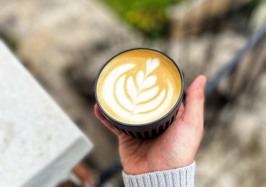 tulip-latte-art